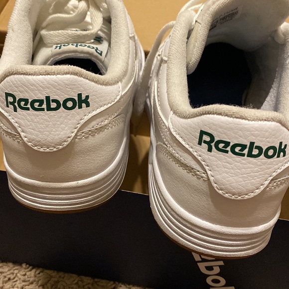 Reebok classic shoes - Picture 4 of 4